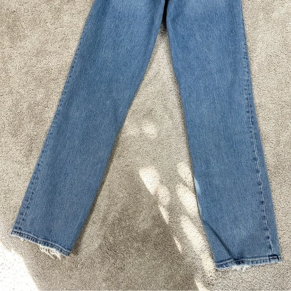 SOLD | Abercrombie & Fitch The ‘90s Straight Ultra High Rise Jeans Criss-Cross - Picture 8 of 15